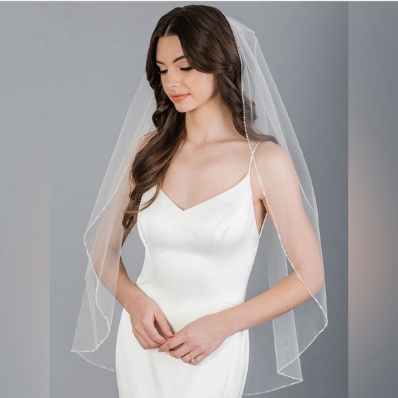 Beaded wedding veil - Picture 3 of 9